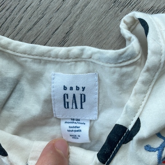 Baby Gap polka dot top 18-24 months - Picture 2 of 4